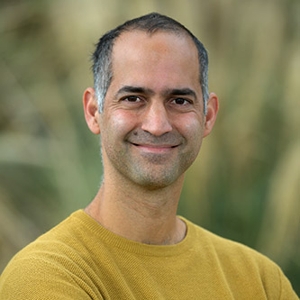 Dr Ariel Gilad